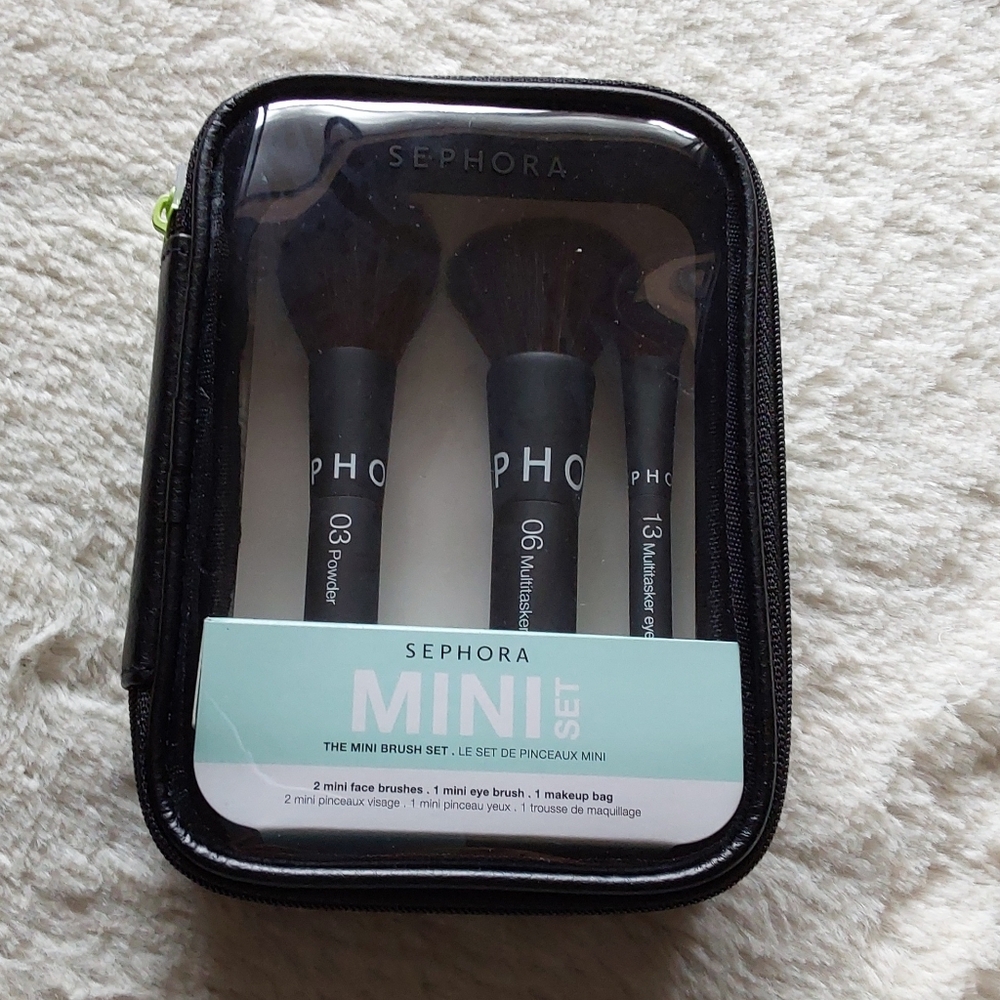 🌺 NWT Sephora Black Mini Brush Set with Case